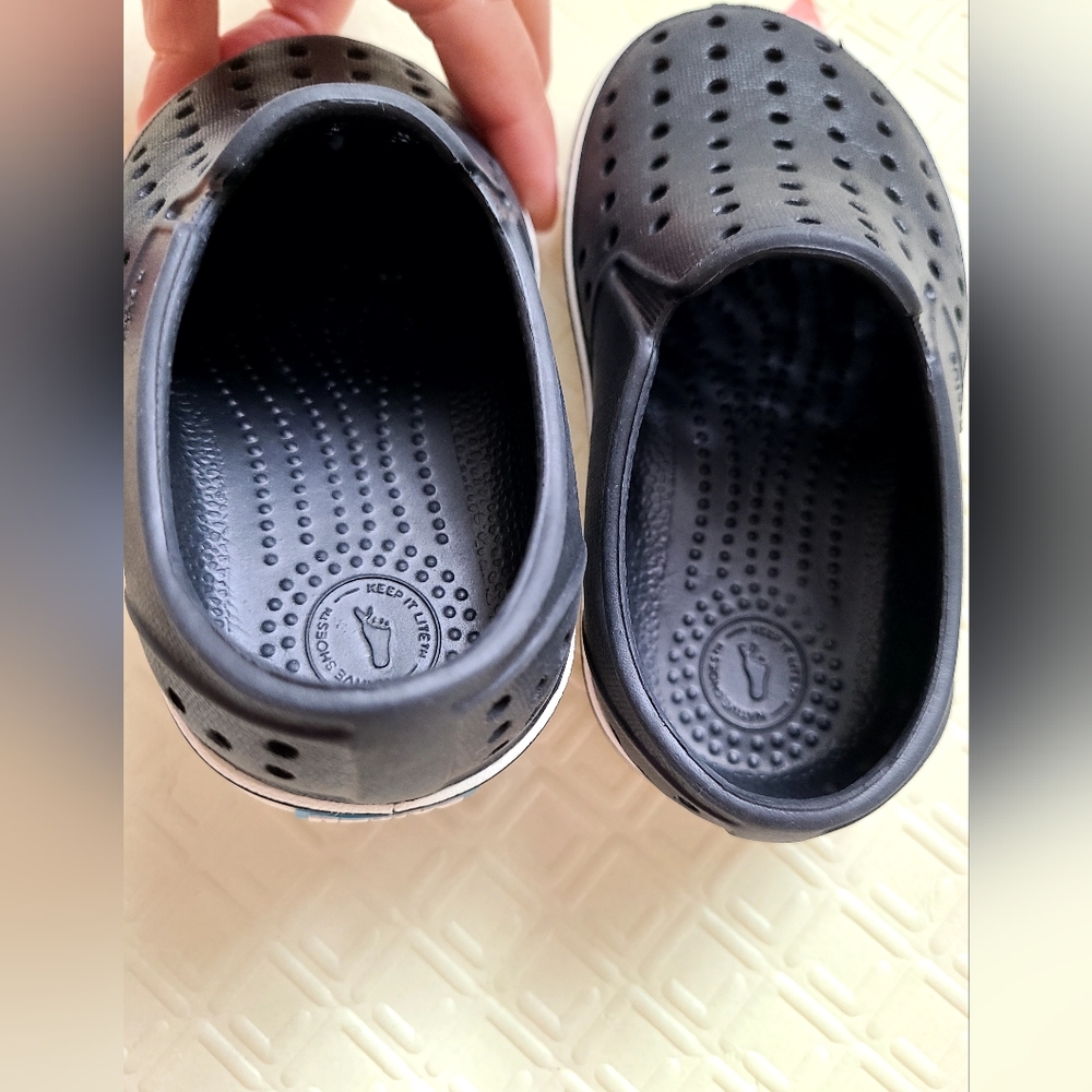 Native Shoes🖤 - Picture 9 of 9